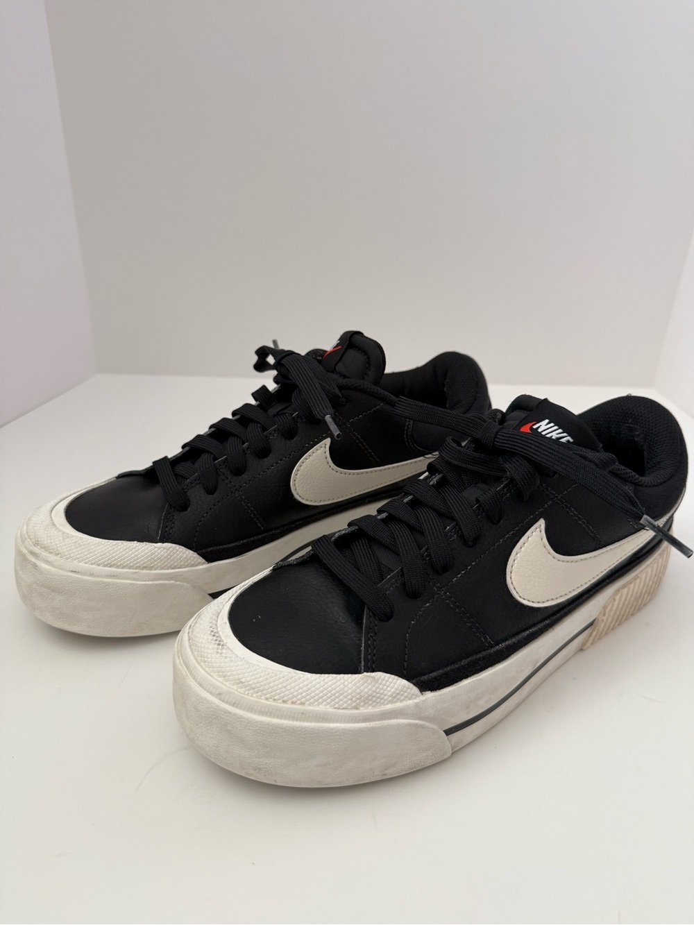 Nike Court Legacy Lift Women’s 8.5 Black White Platform Sneakers